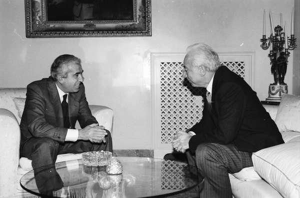 06 marzo 1992 Francesco Cossiga incontra Pietro Larizza, nuovo segretario generale della UIL (Foto Presidenza della Repubblica)