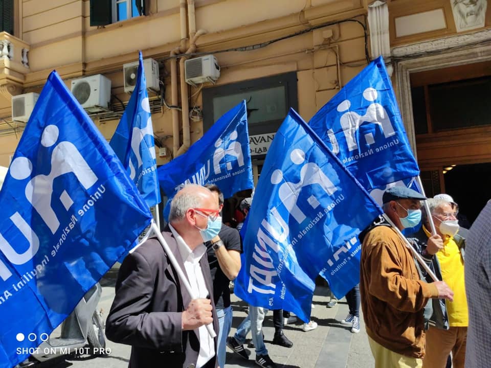 Napoli, 14 maggio 2021 Manifestazione edilizia abitativa